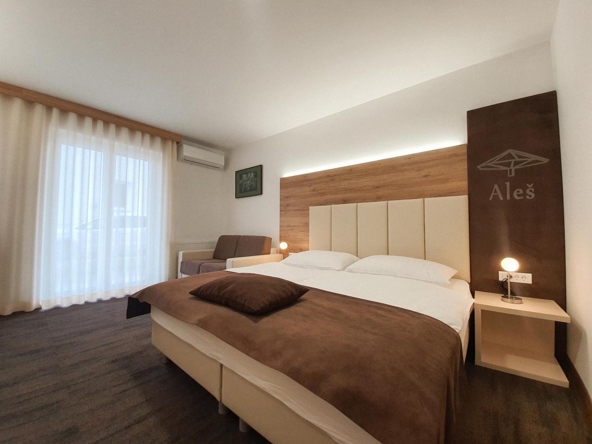Hotel Hisa Ales Kranj Exterior foto