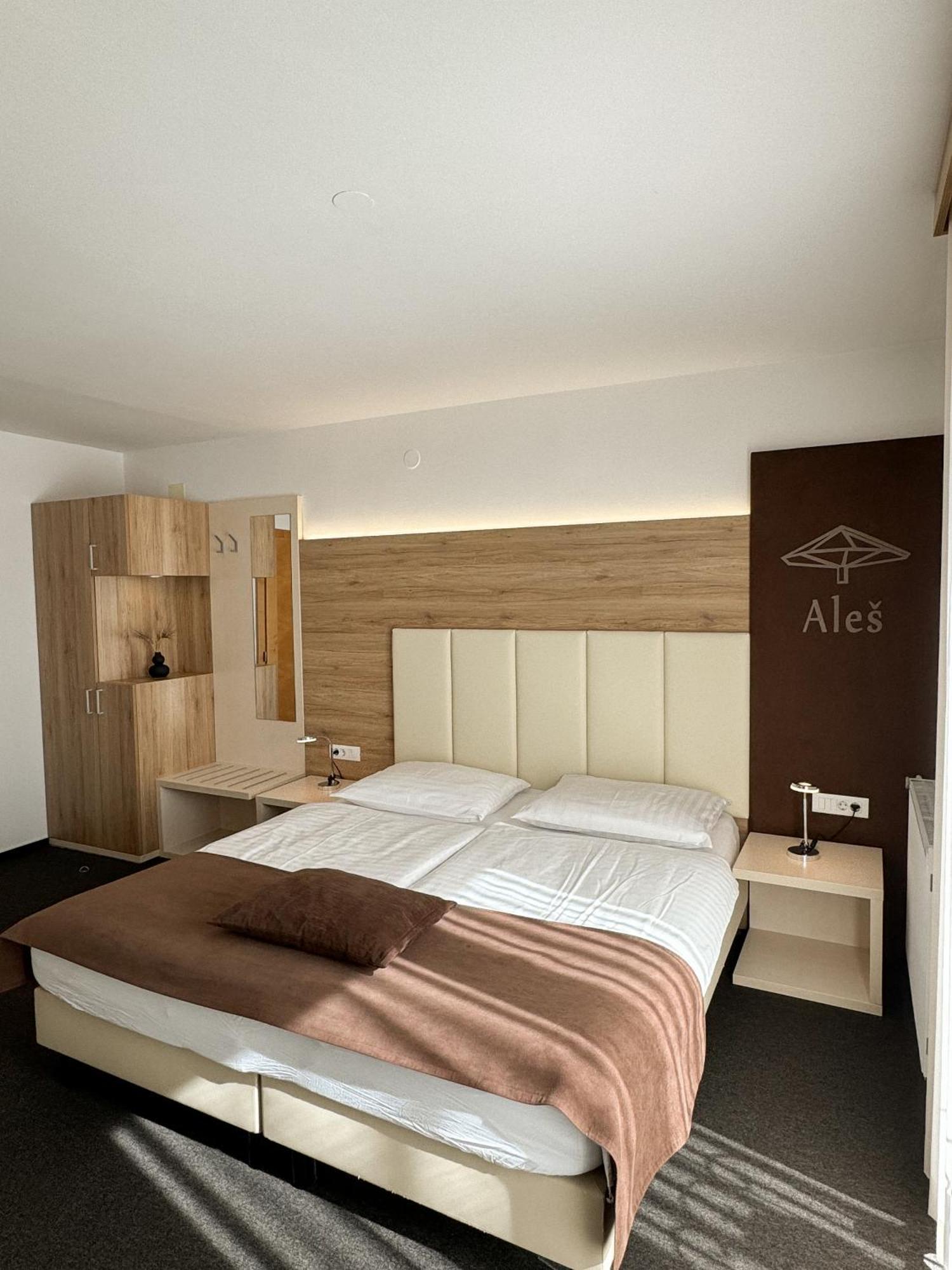 Hotel Hisa Ales Kranj Exterior foto