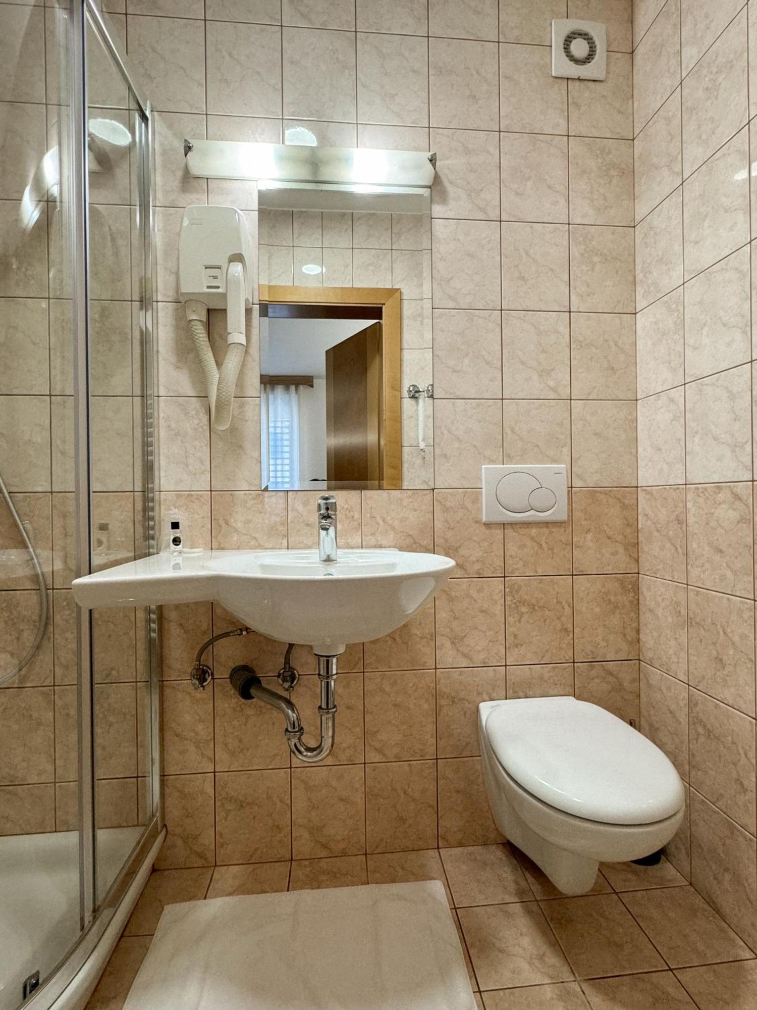 Hotel Hisa Ales Kranj Habitación foto